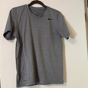 Nike Men's Gray Dri-FIT short sleeve shirt